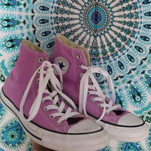 Converse Pink High-Tops